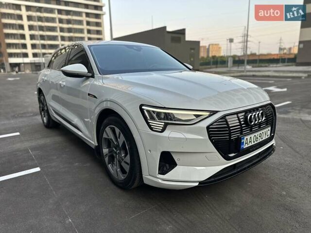 Білий Ауді E-Tron, об'ємом двигуна 0 л та пробігом 41 тис. км за 37500 $, фото 2 на Automoto.ua