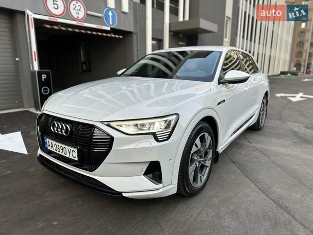 Білий Ауді E-Tron, об'ємом двигуна 0 л та пробігом 41 тис. км за 37500 $, фото 1 на Automoto.ua