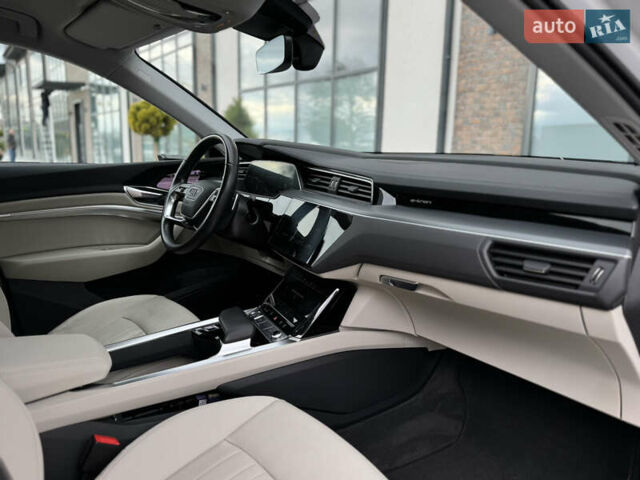 Білий Ауді E-Tron, об'ємом двигуна 0 л та пробігом 98 тис. км за 29700 $, фото 73 на Automoto.ua