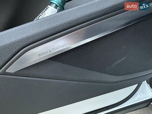 Білий Ауді E-Tron, об'ємом двигуна 0 л та пробігом 41 тис. км за 37500 $, фото 31 на Automoto.ua