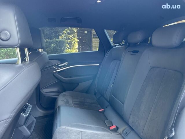 Белый Ауди E-Tron, объемом двигателя 0 л и пробегом 93 тыс. км за 31440 $, фото 27 на Automoto.ua