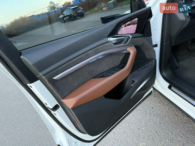 Ауді E-Tron 2020 у Львові на Automoto.ua Білий Ауді E-Tron, об'ємом двигуна 0 л та пробігом 156 тис. км за 29500 $, фото 51 на Automoto.ua