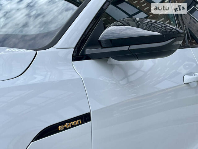 Білий Ауді E-Tron, об'ємом двигуна 0 л та пробігом 18 тис. км за 59500 $, фото 20 на Automoto.ua