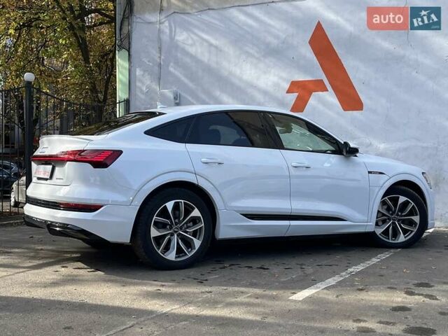Белый Ауди E-Tron, объемом двигателя 0 л и пробегом 16 тыс. км за 46990 $, фото 24 на Automoto.ua