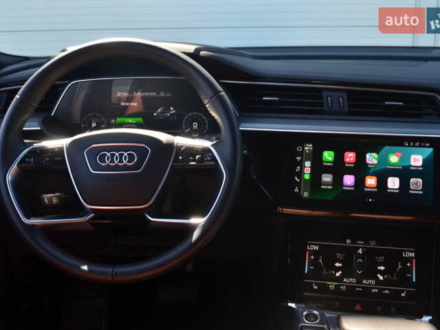 Белый Ауди E-Tron, объемом двигателя 0 л и пробегом 66 тыс. км за 31900 $, фото 18 на Automoto.ua