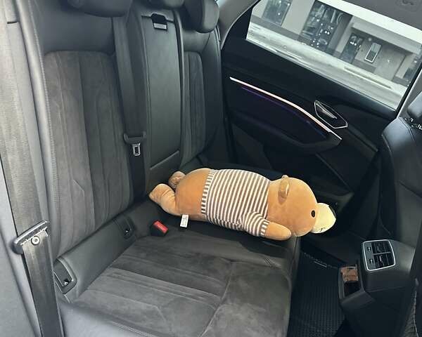 Білий Ауді E-Tron, об'ємом двигуна 0 л та пробігом 41 тис. км за 37500 $, фото 28 на Automoto.ua