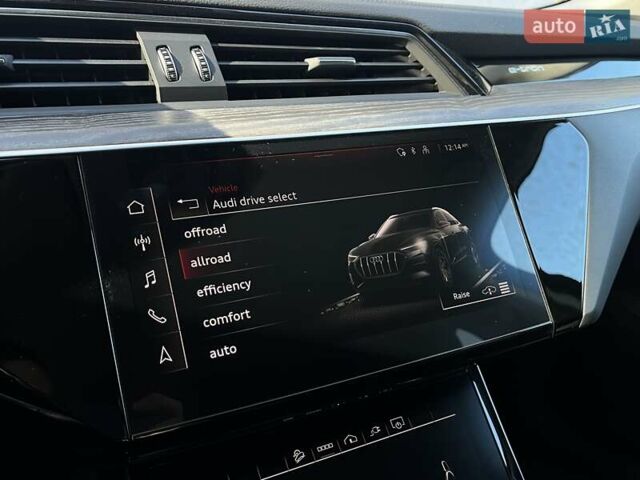 Белый Ауди E-Tron, объемом двигателя 0 л и пробегом 16 тыс. км за 46990 $, фото 37 на Automoto.ua