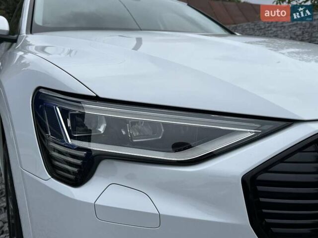 Белый Ауди E-Tron, объемом двигателя 0 л и пробегом 145 тыс. км за 22800 $, фото 10 на Automoto.ua