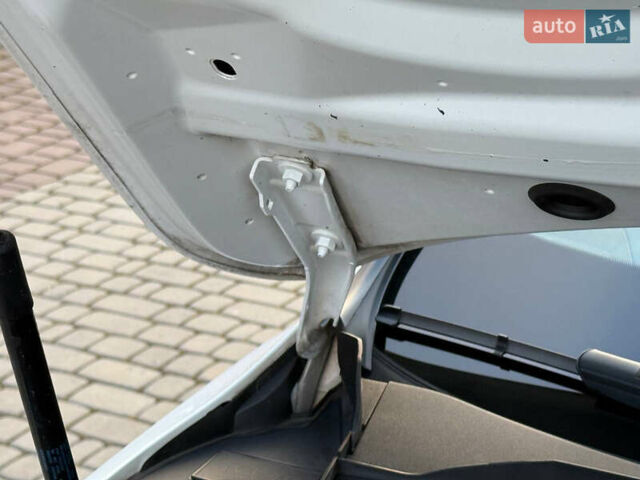 Белый Ауди E-Tron, объемом двигателя 0 л и пробегом 198 тыс. км за 27400 $, фото 105 на Automoto.ua