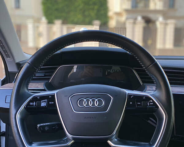 Білий Ауді E-Tron, об'ємом двигуна 0 л та пробігом 56 тис. км за 35900 $, фото 16 на Automoto.ua