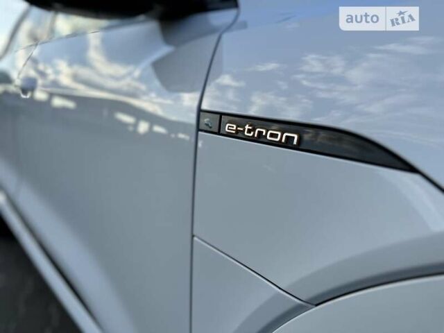 Белый Ауди E-Tron, объемом двигателя 0 л и пробегом 42 тыс. км за 43750 $, фото 9 на Automoto.ua