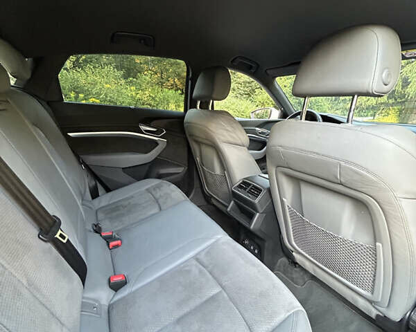 Белый Ауди E-Tron, объемом двигателя 0 л и пробегом 111 тыс. км за 30900 $, фото 20 на Automoto.ua