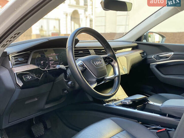 Білий Ауді E-Tron, об'ємом двигуна 0 л та пробігом 56 тис. км за 35900 $, фото 15 на Automoto.ua