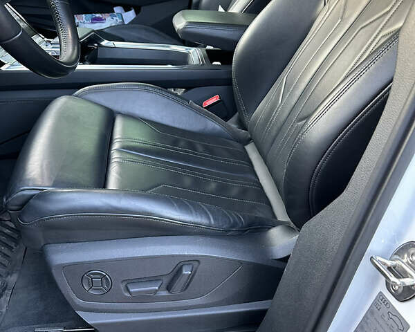 Белый Ауди E-Tron, объемом двигателя 0 л и пробегом 76 тыс. км за 30500 $, фото 8 на Automoto.ua