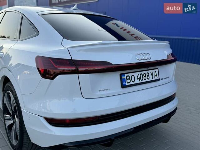 Белый Ауди E-Tron, объемом двигателя 0 л и пробегом 56 тыс. км за 45500 $, фото 2 на Automoto.ua