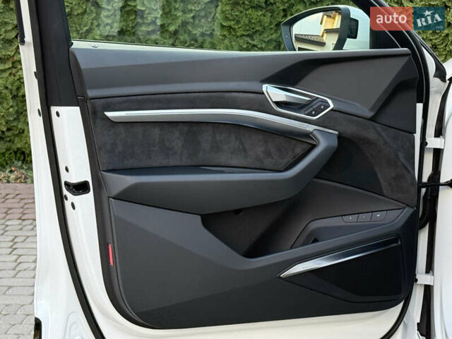 Белый Ауди E-Tron, объемом двигателя 0 л и пробегом 198 тыс. км за 27700 $, фото 29 на Automoto.ua