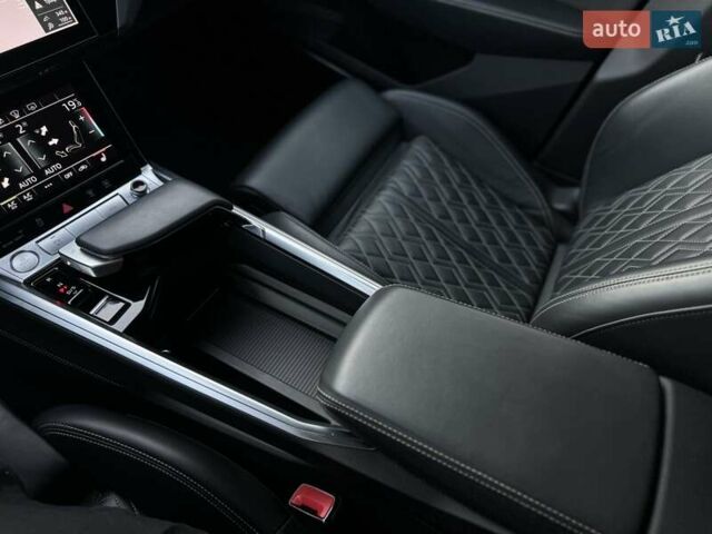 Белый Ауди E-Tron, объемом двигателя 0 л и пробегом 56 тыс. км за 45500 $, фото 18 на Automoto.ua