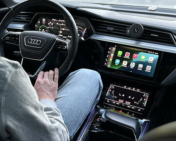 Белый Ауди E-Tron, объемом двигателя 0 л и пробегом 95 тыс. км за 39999 $, фото 2 на Automoto.ua