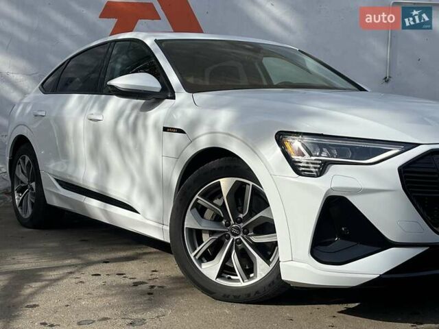 Белый Ауди E-Tron, объемом двигателя 0 л и пробегом 16 тыс. км за 46990 $, фото 11 на Automoto.ua