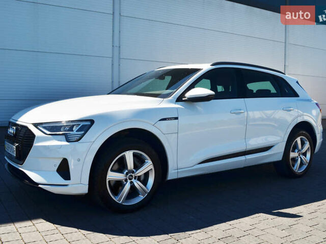 Белый Ауди E-Tron, объемом двигателя 0 л и пробегом 66 тыс. км за 34229 $, фото 1 на Automoto.ua