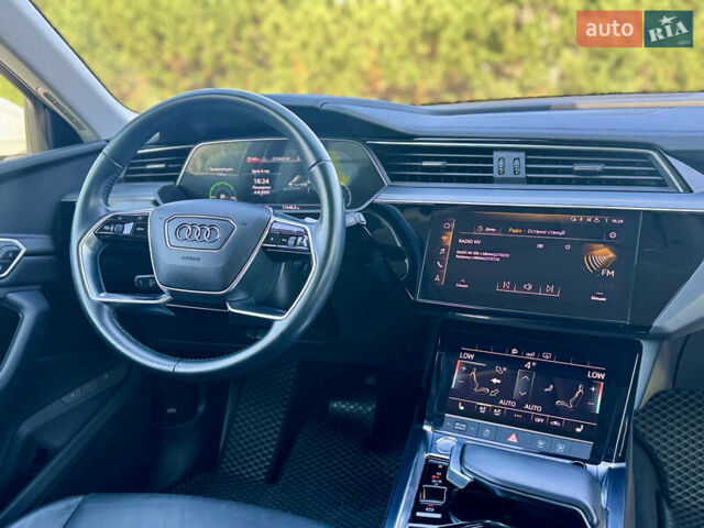 Белый Ауди E-Tron, объемом двигателя 0 л и пробегом 54 тыс. км за 31900 $, фото 19 на Automoto.ua