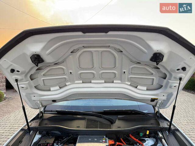 Белый Ауди E-Tron, объемом двигателя 0 л и пробегом 198 тыс. км за 27400 $, фото 104 на Automoto.ua