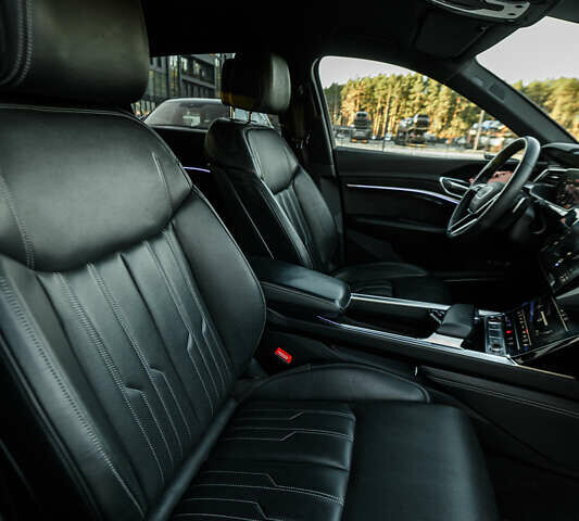 Белый Ауди E-Tron, объемом двигателя 0 л и пробегом 73 тыс. км за 46990 $, фото 45 на Automoto.ua