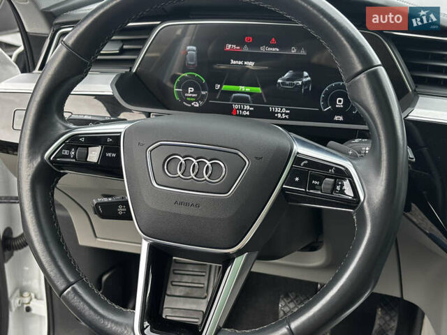 Белый Ауди E-Tron, объемом двигателя 0 л и пробегом 101 тыс. км за 38500 $, фото 19 на Automoto.ua