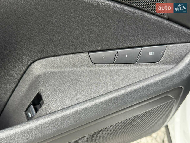 Белый Ауди E-Tron, объемом двигателя 0 л и пробегом 144 тыс. км за 29999 $, фото 58 на Automoto.ua