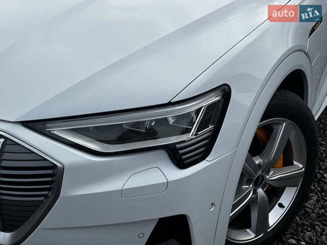Белый Ауди E-Tron, объемом двигателя 0 л и пробегом 101 тыс. км за 38500 $, фото 5 на Automoto.ua