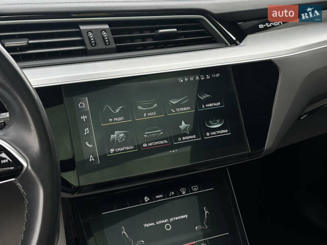 Белый Ауди E-Tron, объемом двигателя 0 л и пробегом 101 тыс. км за 38500 $, фото 27 на Automoto.ua