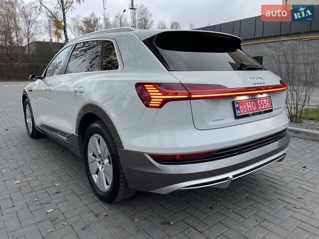 Білий Ауді E-Tron, об'ємом двигуна 0 л та пробігом 76 тис. км за 33600 $, фото 3 на Automoto.ua
