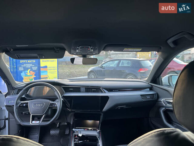 Белый Ауди E-Tron, объемом двигателя 0 л и пробегом 57 тыс. км за 32200 $, фото 21 на Automoto.ua