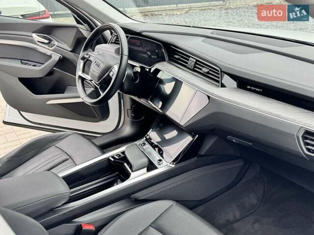 Білий Ауді E-Tron, об'ємом двигуна 0 л та пробігом 36 тис. км за 32500 $, фото 23 на Automoto.ua