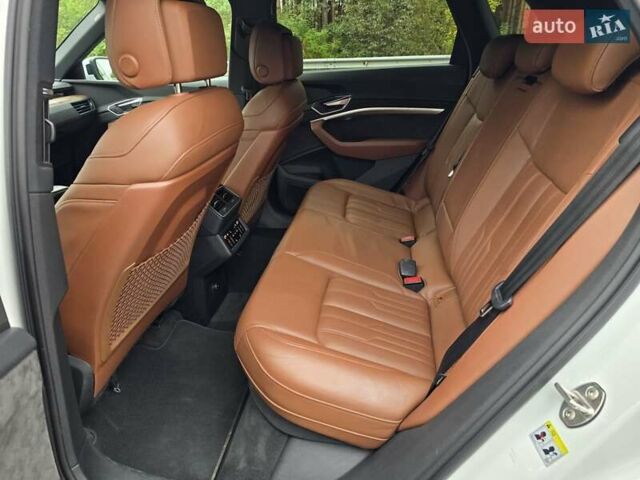 Белый Ауди E-Tron, объемом двигателя 0 л и пробегом 68 тыс. км за 39999 $, фото 54 на Automoto.ua