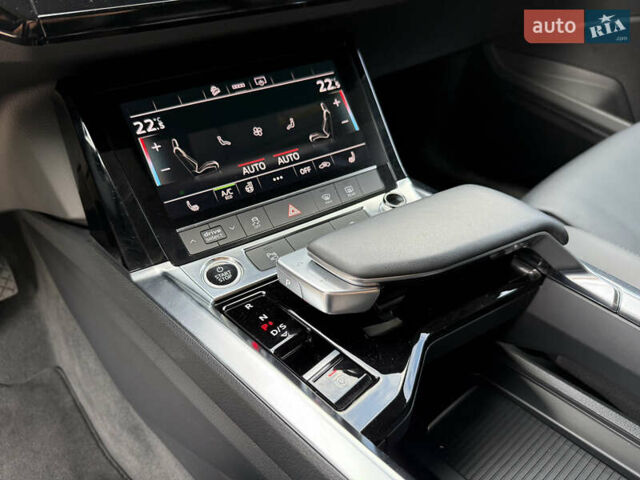 Білий Ауді E-Tron, об'ємом двигуна 0 л та пробігом 35 тис. км за 29999 $, фото 66 на Automoto.ua