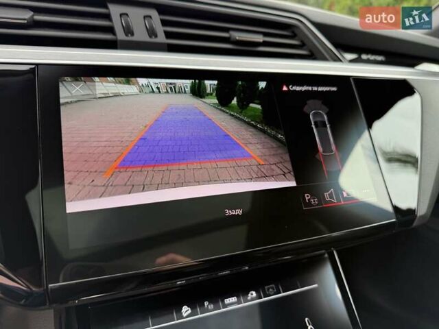 Белый Ауди E-Tron, объемом двигателя 0 л и пробегом 140 тыс. км за 31449 $, фото 110 на Automoto.ua