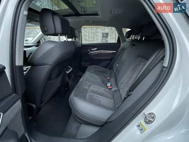 Білий Ауді E-Tron, об'ємом двигуна 0 л та пробігом 76 тис. км за 33600 $, фото 24 на Automoto.ua