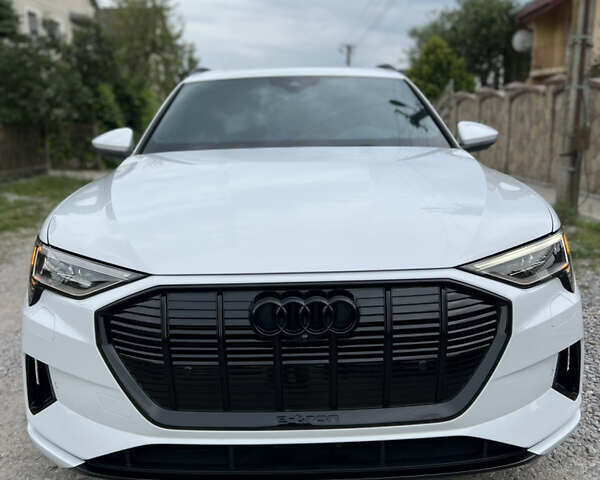 Білий Ауді E-Tron, об'ємом двигуна 0 л та пробігом 38 тис. км за 46000 $, фото 1 на Automoto.ua