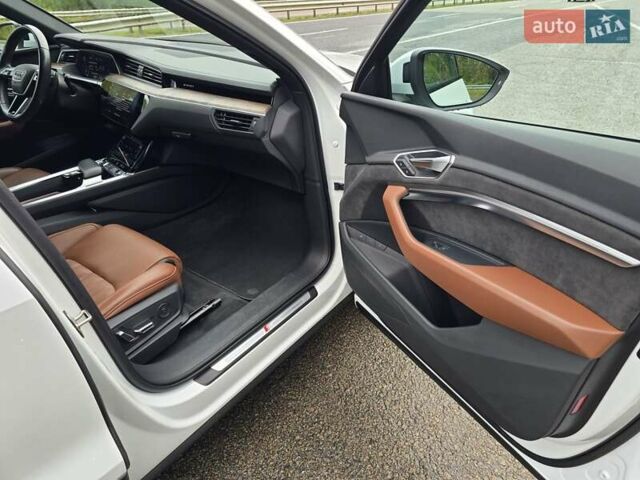 Белый Ауди E-Tron, объемом двигателя 0 л и пробегом 68 тыс. км за 39999 $, фото 65 на Automoto.ua