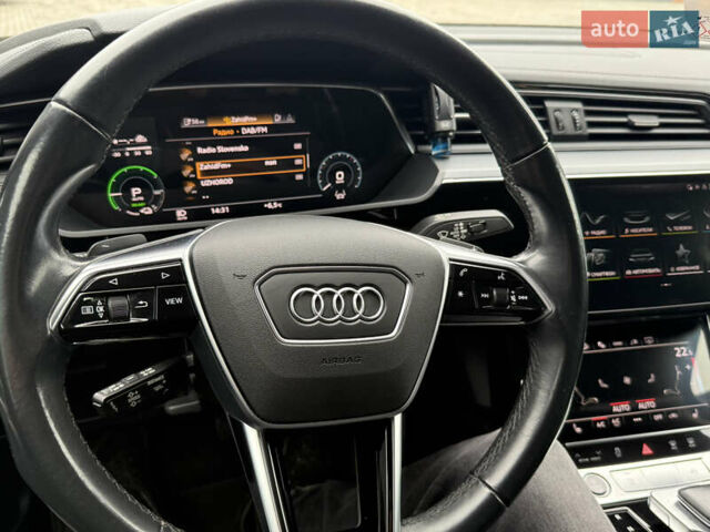 Белый Ауди E-Tron, объемом двигателя 0 л и пробегом 140 тыс. км за 33490 $, фото 19 на Automoto.ua