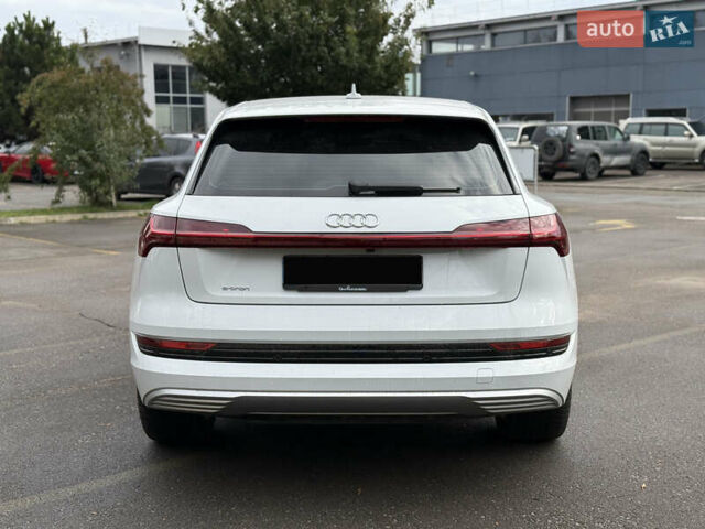 Белый Ауди E-Tron, объемом двигателя 0 л и пробегом 35 тыс. км за 29999 $, фото 8 на Automoto.ua