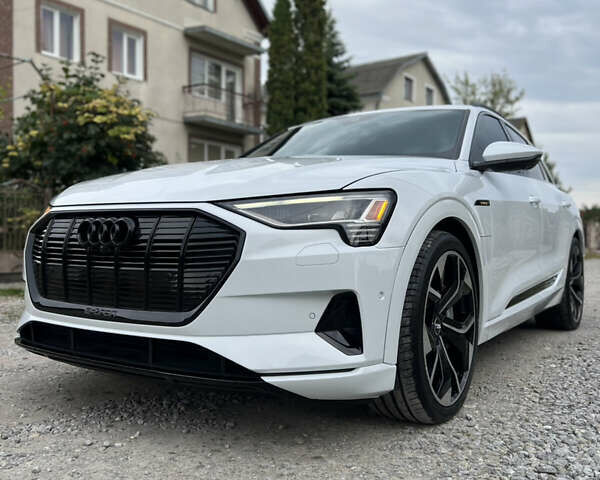 Білий Ауді E-Tron, об'ємом двигуна 0 л та пробігом 38 тис. км за 46000 $, фото 2 на Automoto.ua