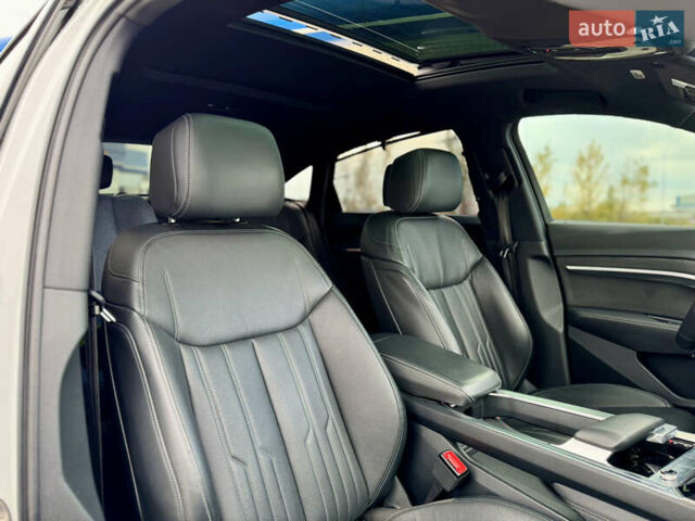 Белый Ауди E-Tron, объемом двигателя 0 л и пробегом 97 тыс. км за 42900 $, фото 41 на Automoto.ua