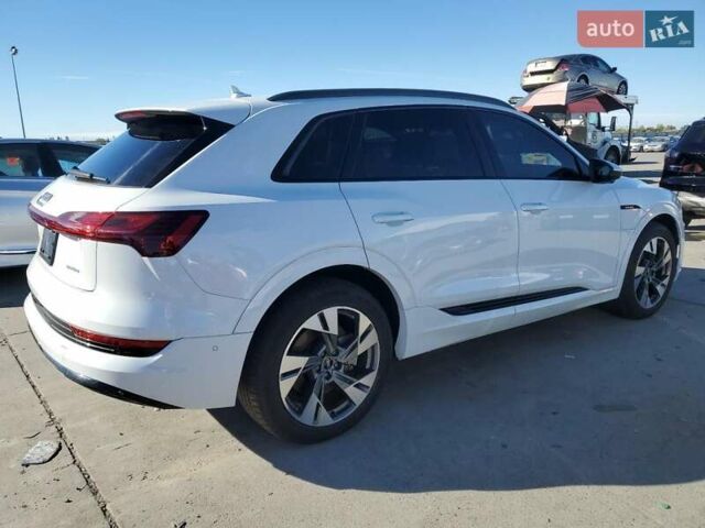 Белый Ауди E-Tron, объемом двигателя 0 л и пробегом 51 тыс. км за 21500 $, фото 2 на Automoto.ua