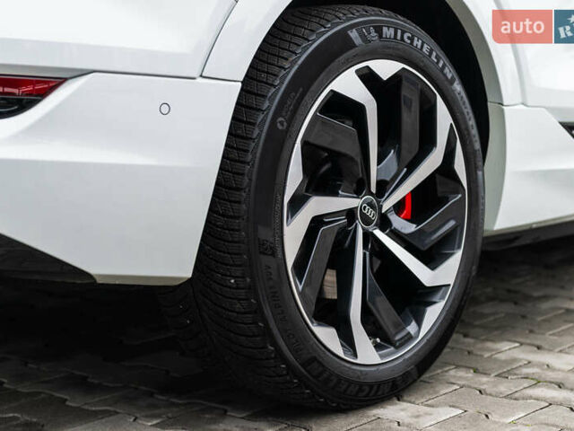 Білий Ауді E-Tron, об'ємом двигуна 0 л та пробігом 57 тис. км за 50555 $, фото 14 на Automoto.ua