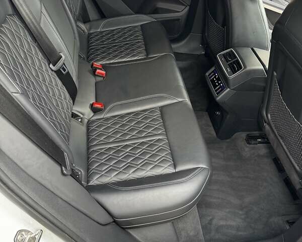 Белый Ауди E-Tron, объемом двигателя 0 л и пробегом 62 тыс. км за 48100 $, фото 23 на Automoto.ua