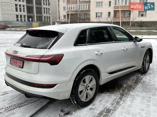 Белый Ауди E-Tron, объемом двигателя 0 л и пробегом 30 тыс. км за 43000 $, фото 2 на Automoto.ua