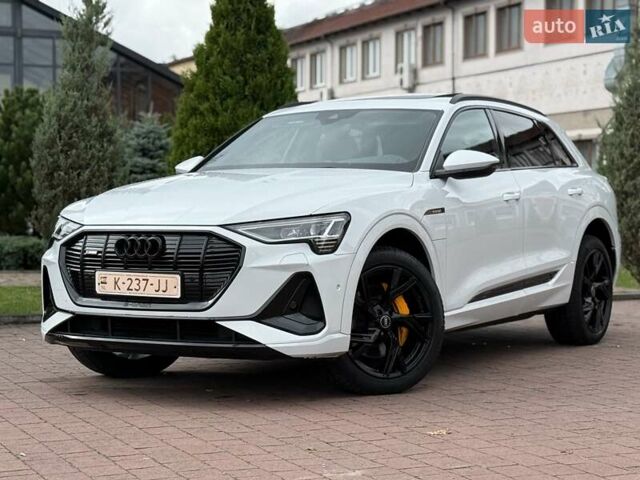 Белый Ауди E-Tron, объемом двигателя 0 л и пробегом 140 тыс. км за 31449 $, фото 1 на Automoto.ua