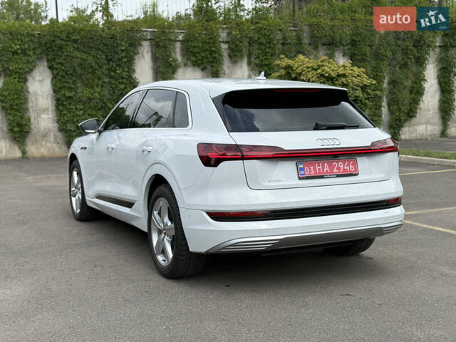 Білий Ауді E-Tron, об'ємом двигуна 0 л та пробігом 35 тис. км за 29999 $, фото 16 на Automoto.ua